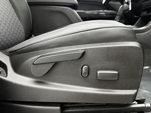 Used 2016 Chevrolet Colorado Z71 image 34