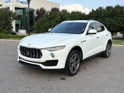 Used 2017 Maserati Levante AWD/4WD image 21