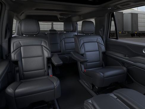 New 2025 Lincoln Navigator L Reserve w/ Jet Appearance Package image 11