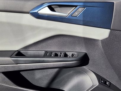 Used 2022 Volkswagen Taos SE