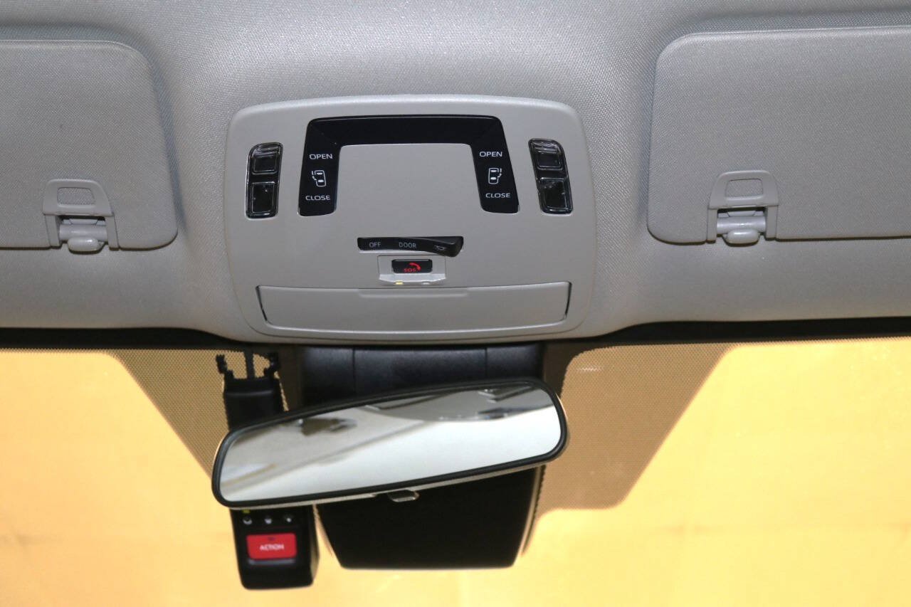 Used 2023 Toyota Sienna LE AWD/4WD image 86