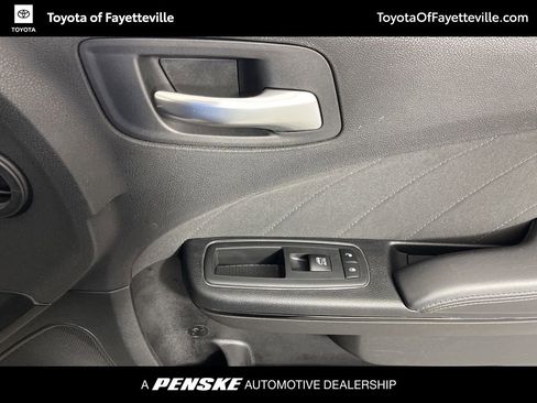 Used 2019 Dodge Charger SXT image 10