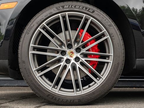 Certified 2025 Porsche Macan S AWD/4WD image 12
