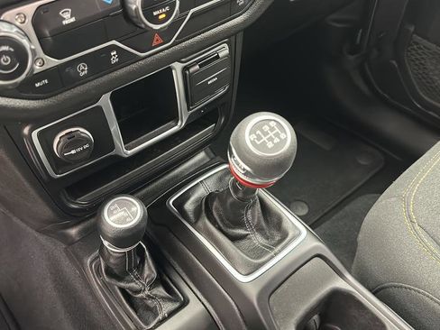 Used 2024 Jeep Wrangler Sport AWD/4WD image 20