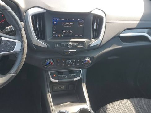 Certified 2022 GMC Terrain SLE w/ Driver Convenience Package FWD image 14