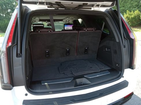 Certified 2024 Cadillac Escalade Sport Platinum AWD/4WD image 28