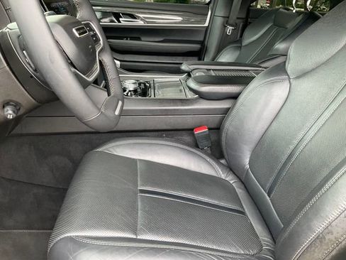 Used 2022 Jeep Wagoneer Series II AWD/4WD image 5
