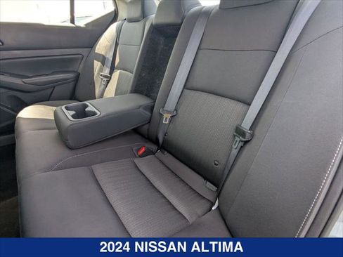 Used 2024 Nissan Altima 2.5 SV FWD image 21