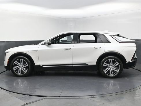 Used 2024 Cadillac Lyriq Tech image 7