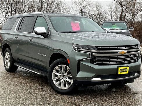 Used 2023 Chevrolet Suburban Premier image 1