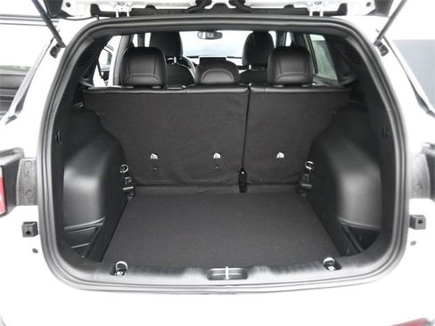 New 2026 Jeep Compass Latitude image 19