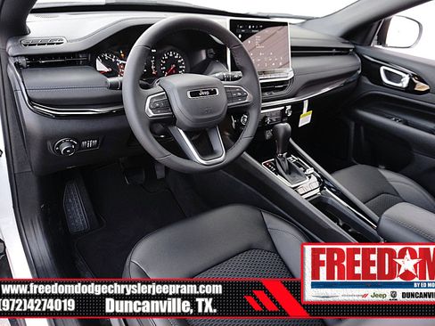 New 2026 Jeep Compass Latitude image 10