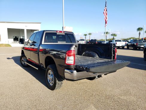 Used 2024 RAM 2500 Tradesman w/ Chrome Appearance Group image 21