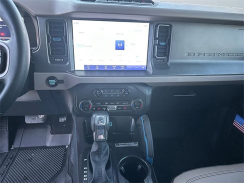 Used 2024 Ford Bronco Wildtrak image 11