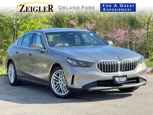 Certified 2024 BMW 530i xDrive AWD/4WD image 1