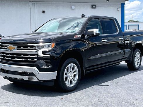 Used 2022 Chevrolet Silverado 1500 LTZ w/ LTZ Premium Package AWD/4WD image 2