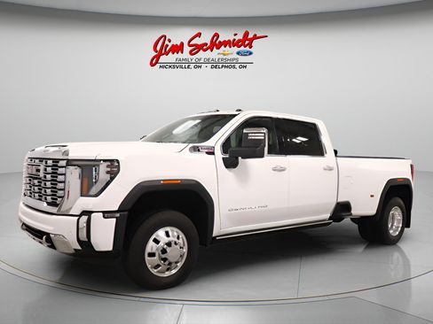 Used 2026 GMC Sierra 3500 Denali w/ Denali Reserve Package AWD/4WD image 3