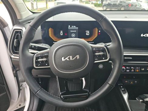 Used 2025 Kia Sorento S w/ Panoramic Sunroof Package image 4
