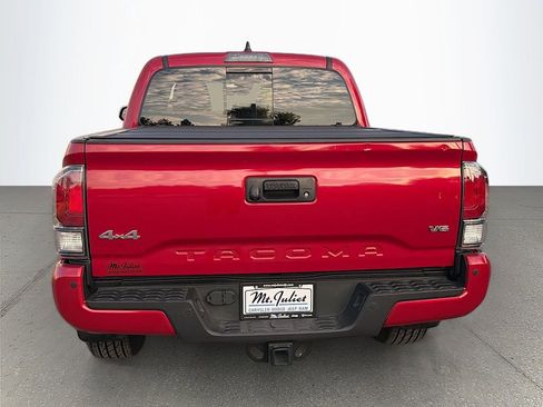 Used 2022 Toyota Tacoma Limited AWD/4WD image 5