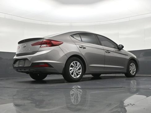 Used 2020 Hyundai Elantra SE FWD image 27