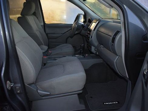 Used 2020 Nissan Frontier SV image 34