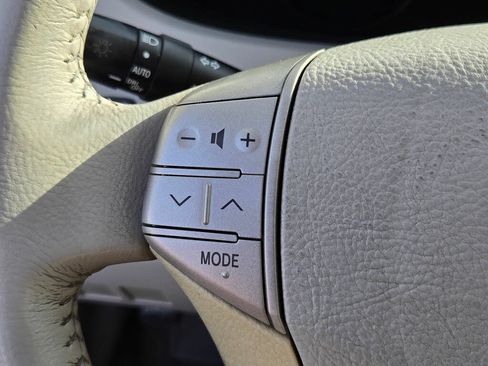 Used 2006 Toyota Avalon XLS FWD image 29