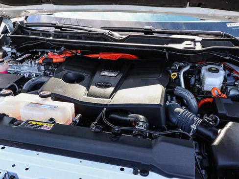 Used 2024 Toyota Tundra Limited image 34