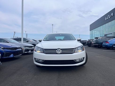 Used 2015 Volkswagen Passat 1.8T Limited Edition FWD image 9