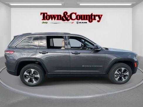 Certified 2022 Jeep Grand Cherokee Limited 4xe AWD/4WD image 4