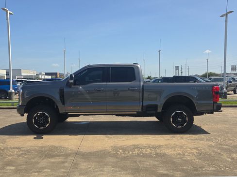 Used 2026 Ford F250 Platinum w/ Tremor Off-Road Package AWD/4WD image 9