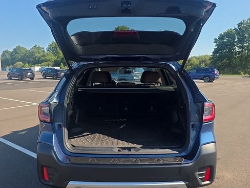 Used 2022 Subaru Outback Touring XT AWD/4WD image 6