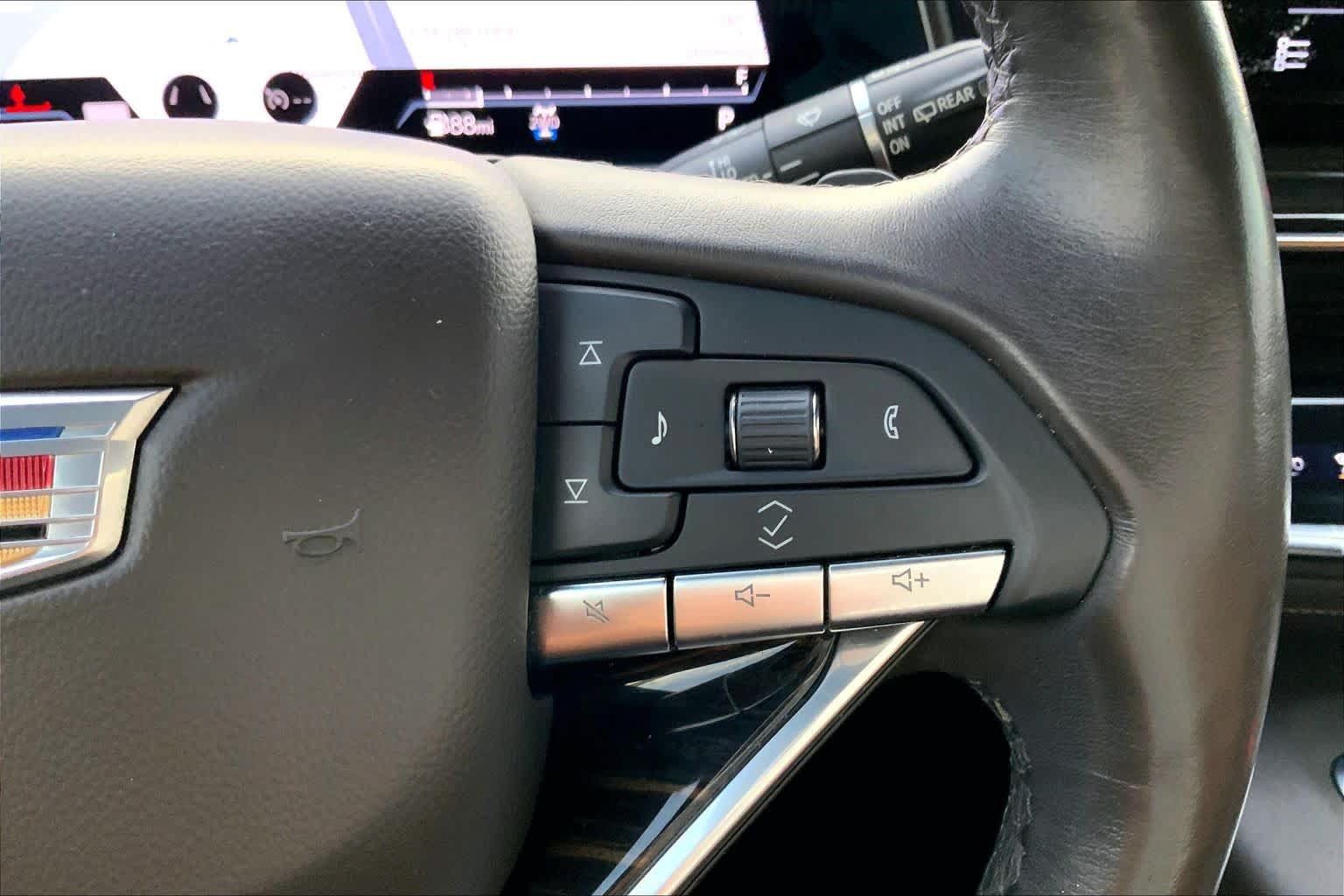 Used 2021 Cadillac Escalade ESV Premium Luxury AWD/4WD image 25