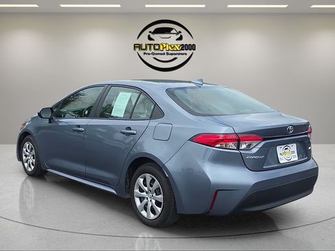Used 2025 Toyota Corolla LE FWD image 5