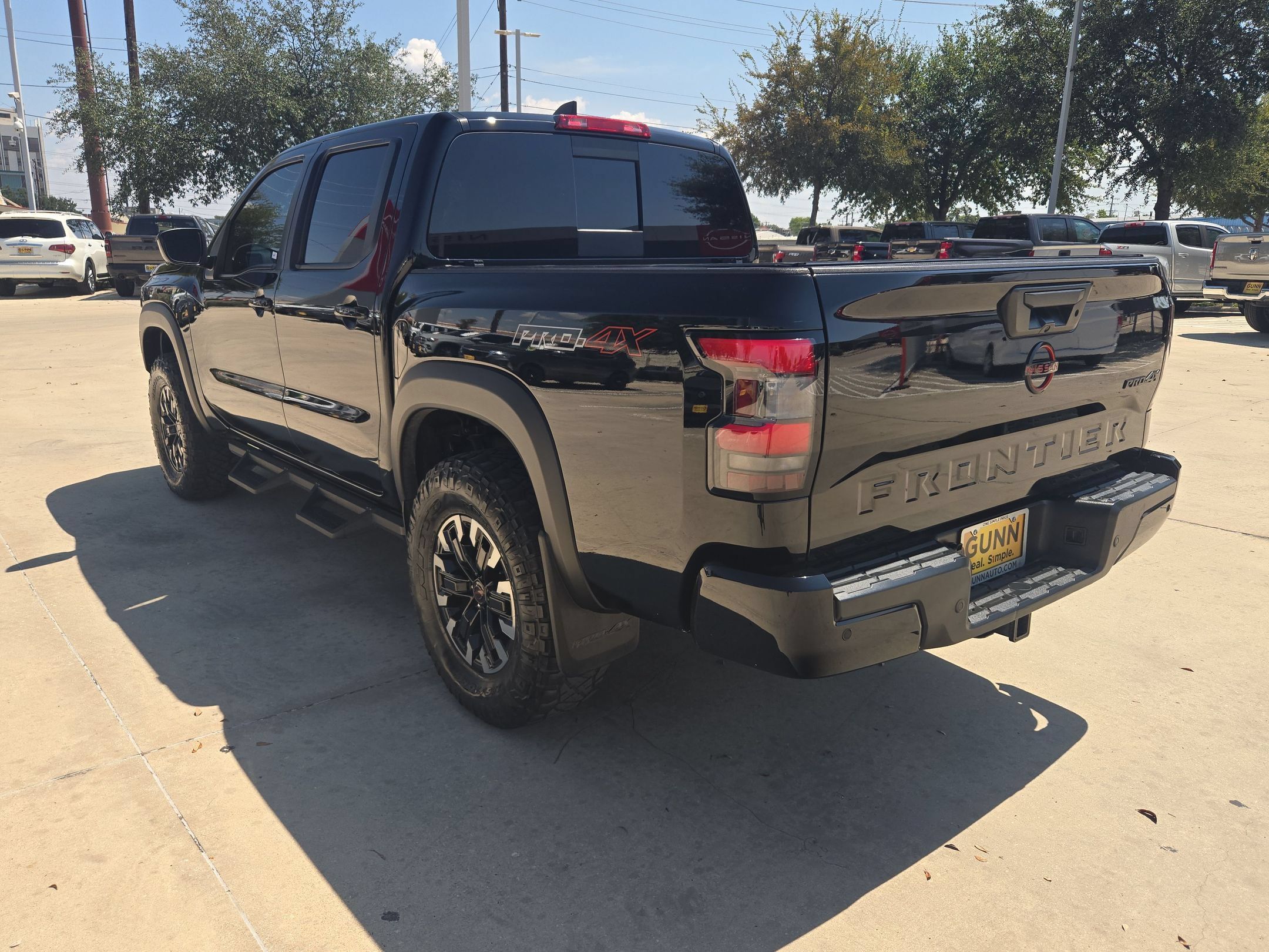 Used 2024 Nissan Frontier PRO-4X w/ Pro Convenience Package AWD/4WD image 5