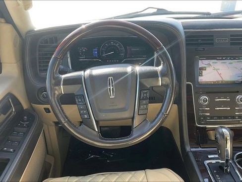 Used 2015 Lincoln Navigator 2WD w/ Equipment Group 101A Reserve image 5