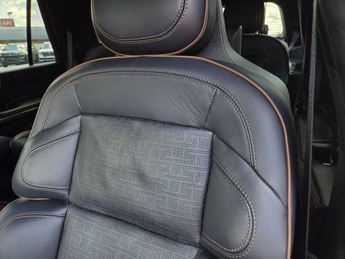 Certified 2025 Lincoln Navigator Black Label AWD/4WD image 14