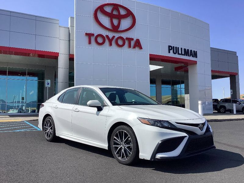 Used 2021 Toyota Camry SE image 1