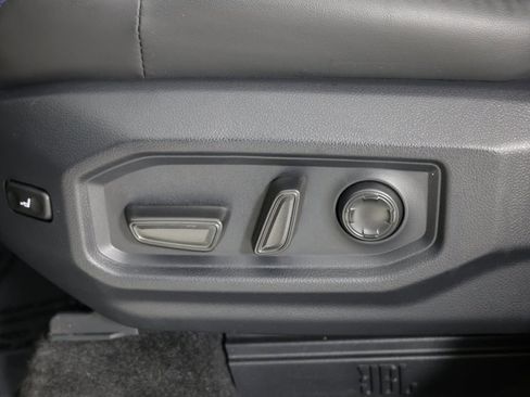 Used 2025 Toyota Sequoia Platinum image 27