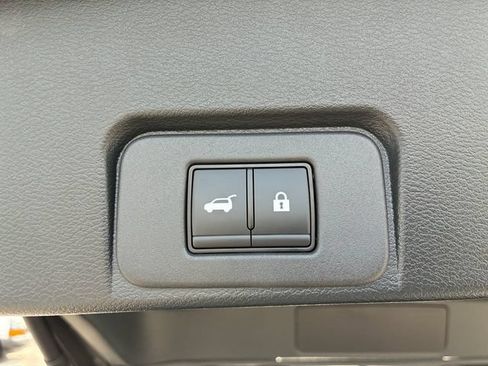 Used 2025 Nissan Rogue SL w/ SL Premium Package AWD/4WD image 7