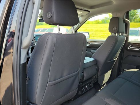 Used 2023 Chevrolet Silverado 1500 LT AWD/4WD image 14