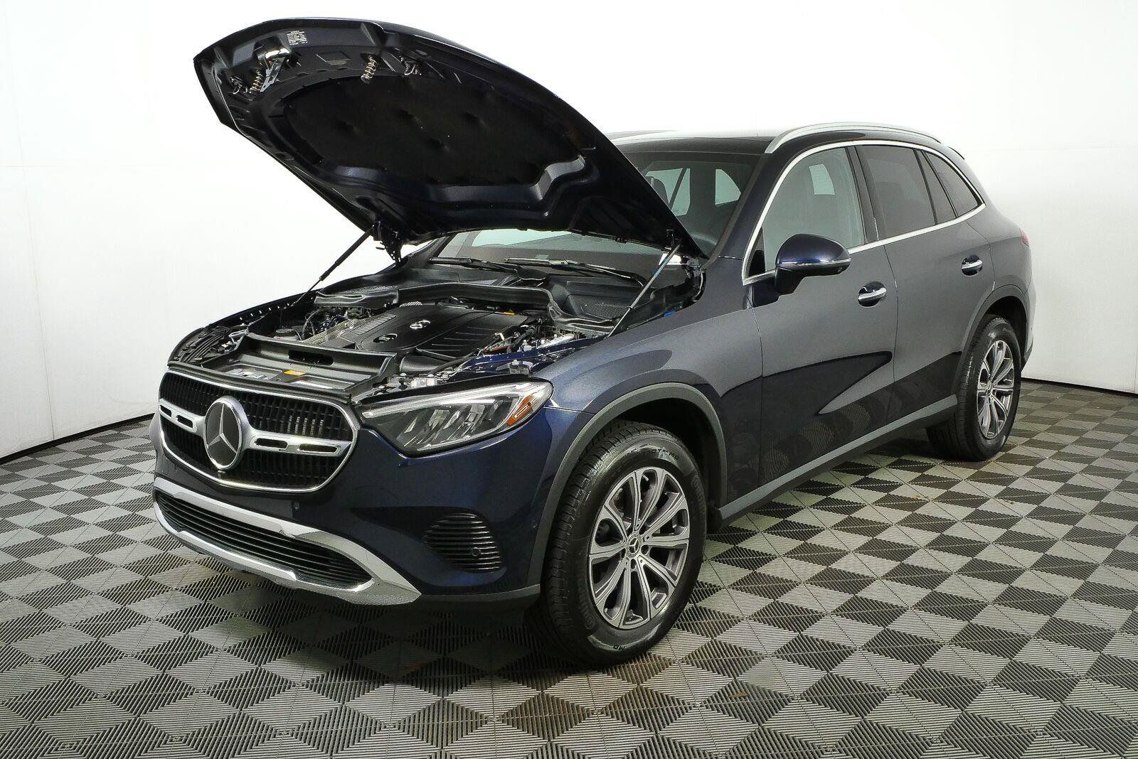 Used 2024 Mercedes-Benz GLC 300 4MATIC image 31