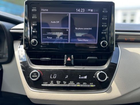 Used 2021 Toyota Corolla LE FWD image 10