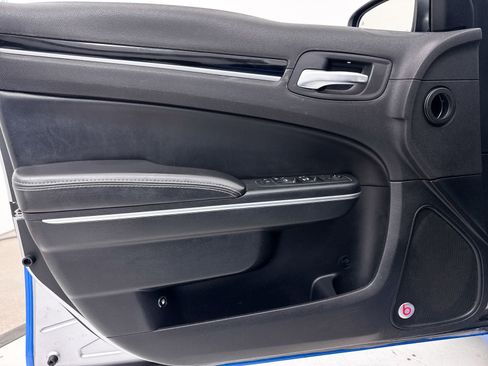 Used 2018 Chrysler 300 S w/ 300S Premium Group image 30