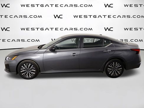 Used 2025 Nissan Altima 2.5 SV FWD image 5