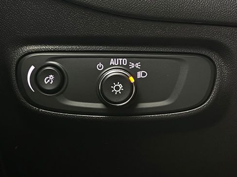 Used 2024 Chevrolet Equinox LS w/ LS Convenience Package FWD image 20