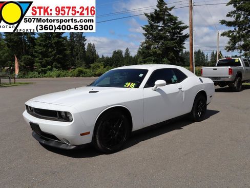 Used 2012 Dodge Challenger SXT Plus RWD image 3