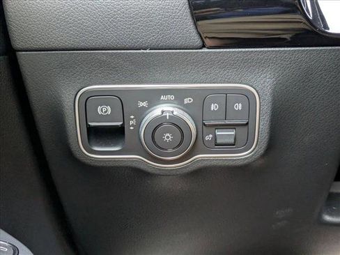 Certified 2025 Mercedes-Benz GLA 250 image 10