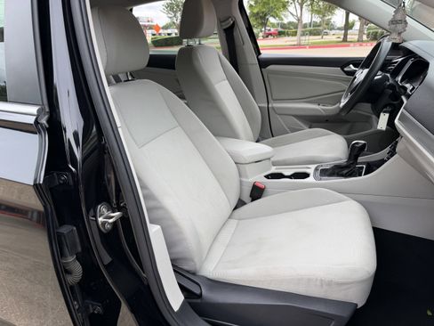 Used 2019 Volkswagen Jetta S w/ Driver Assistance Package FWD image 10