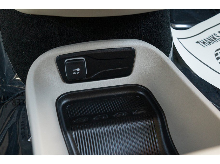 Used 2023 Chrysler Pacifica Touring-L FWD image 21