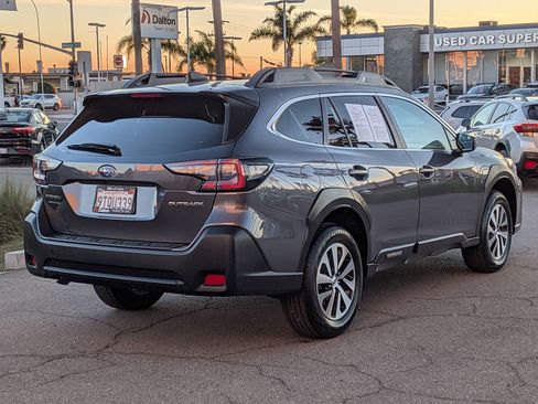 Used 2025 Subaru Outback Premium image 4